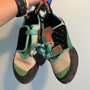 la sportiva climbing shoes